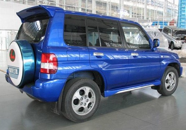 獵豹 飛騰 經(jīng)典版 CFA6400AA MT 4WD 豪華型 2010款