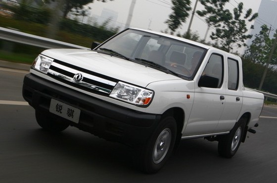 鄭州日產(chǎn) 銳騏皮卡 2WD ZD25柴油標(biāo)準(zhǔn)型 國Ⅲ 2009款